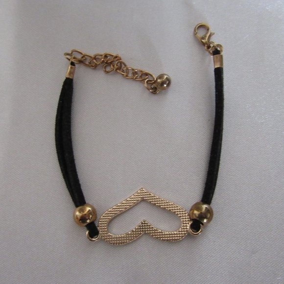 Heart Bracelet- Add to a item mentioned 4 for $20.00 - Picture 8 of 9